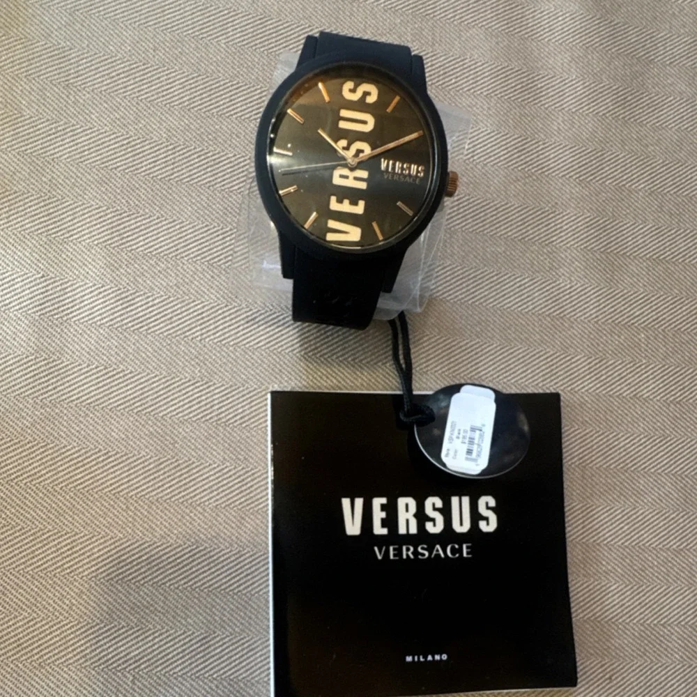 Versus Versace Quartz Analog 42mm Black Silicone Strap Watch w/Box Manual